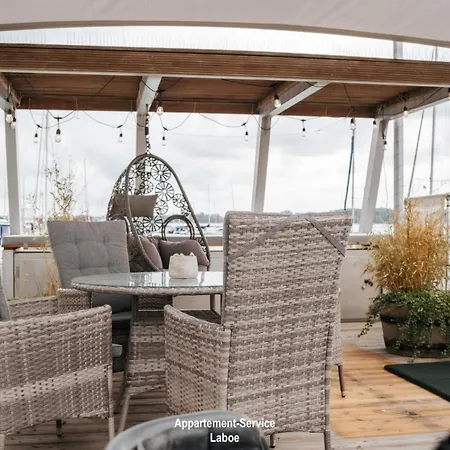 Hausboot Canoga Ferienhaus Laboe